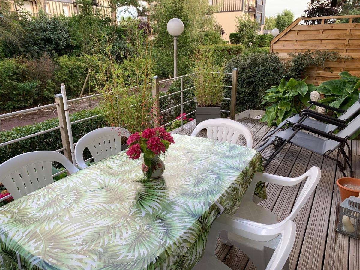 Cabourg, Appartement Plain Pied Avec Terrasse Acces Direct A La Plage ภายนอก รูปภาพ